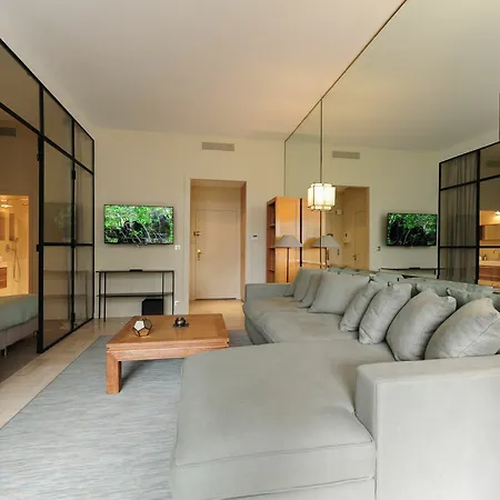 Apartment Gray D'albion Yourhosthelper